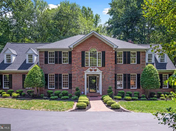 7148 Swift Run Trails Dr, Fairfax Station, VA 22039