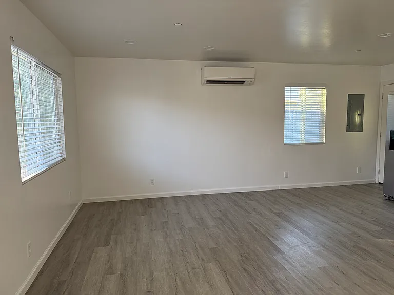 206 W Robertson Rd #A — Photo 3
