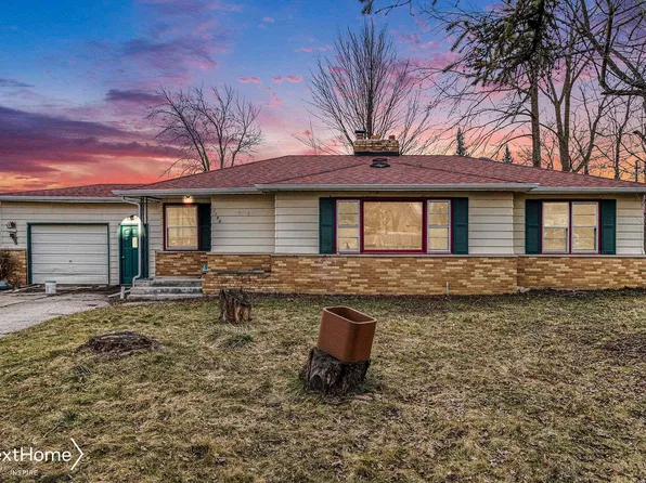 1140 E Pine Ave, Mount Morris, MI 48458