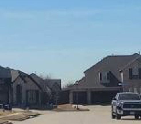 Exterior Neighborhood (street photo)