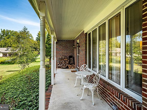 4th image of 265 Kimbel Dr