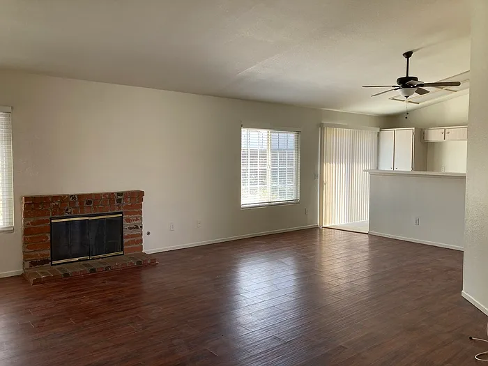 10747 Tolliver St — Photo 6