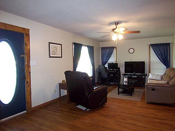 4th image of 1301 Palm St