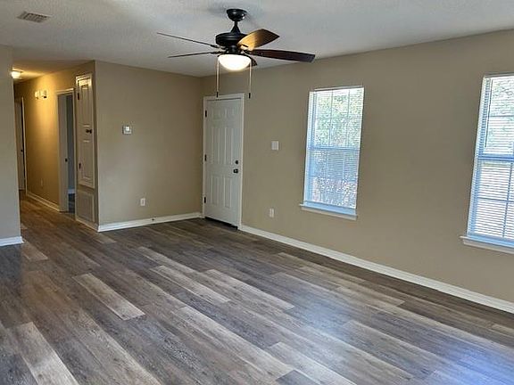 3rd image of 2515 Gill Rd