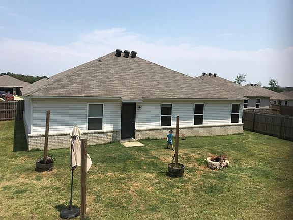 3rd image of 2409 Windy Ln