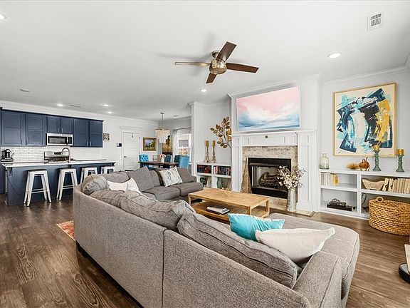 3rd image of 1707 W Broadway Pl