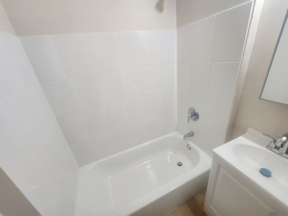 2nd image of 1113 20th Ave APT 1