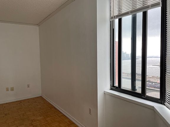 5th image of 45 River Dr S APT 2606