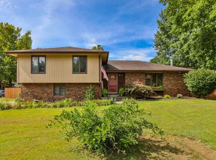 1902 E Arlington Dr, Springfield, MO 65803