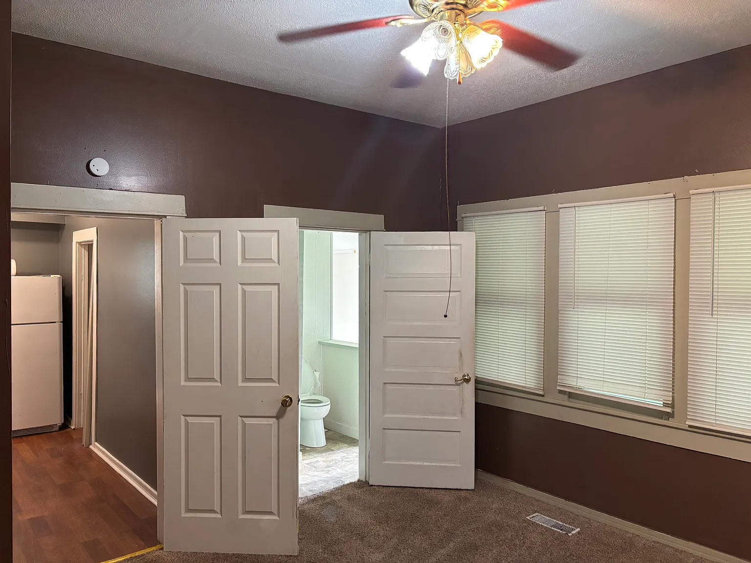 3 bed, 1950 sqft, $995 — Photo 2