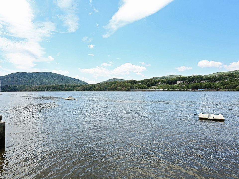 1st image of 22 Hudson River Ln