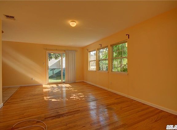 4th image of 7 Lottie Ave