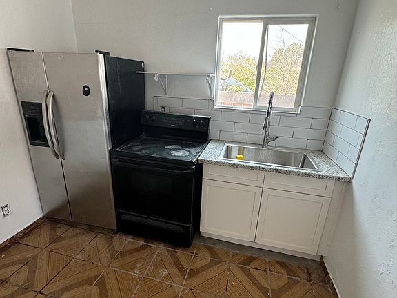 3rd image of 7602 W Whitton Ave #2