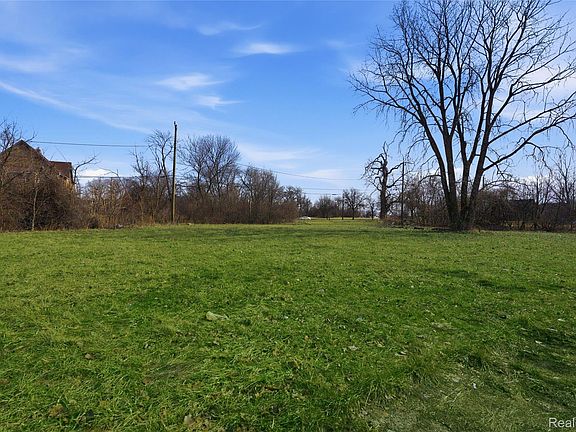 2nd image of 554 Concord St