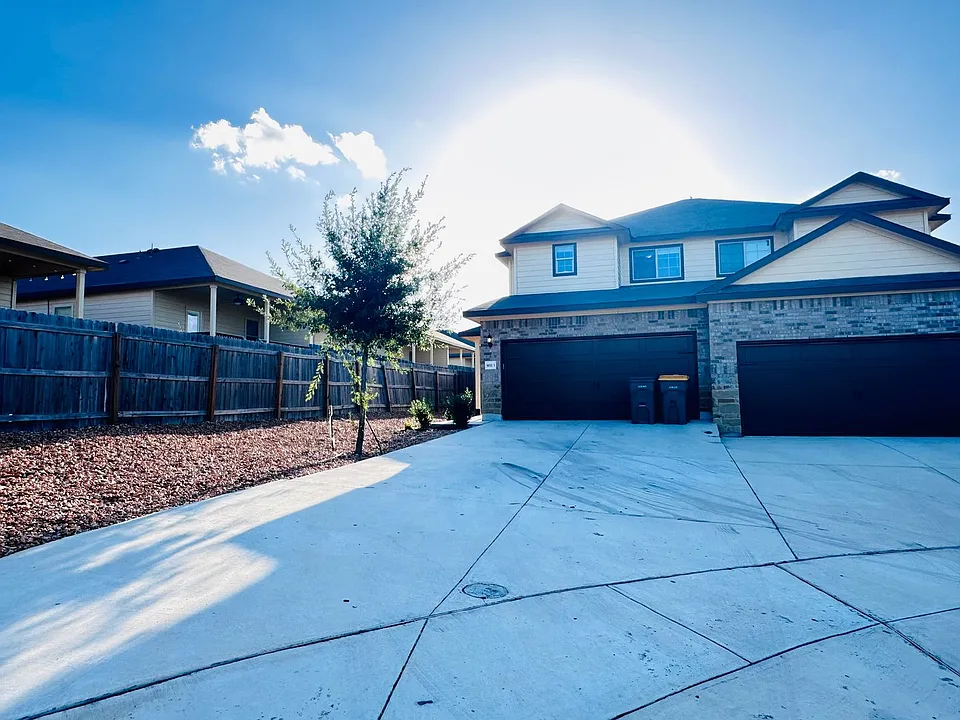 5611 Rio Cyn #1