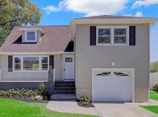 102 Hausch Blvd, Roosevelt, NY 11575