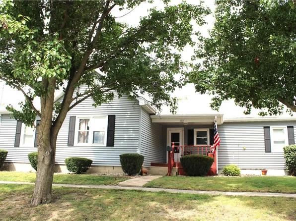 1103 W South 4th St, Shelbyville, IL 62565