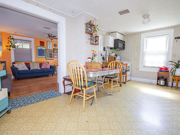 4th image of 48 Virgin Avenue