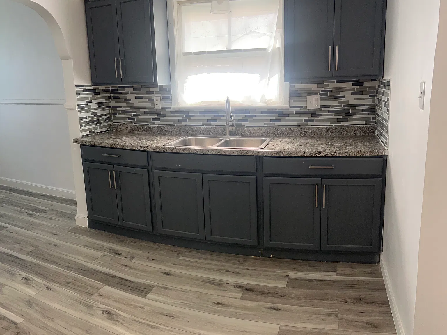 3 bed, 1.5 bath, 1300 sqft, $1,400 — Photo 4