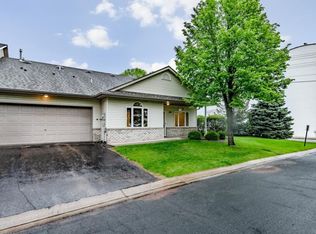 1101 Crystal Ct, Chaska, MN 55318