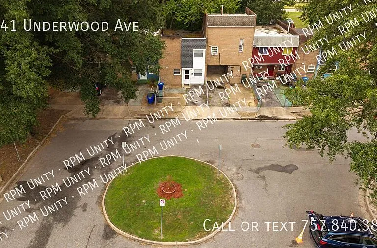 1241 Underwood Ave — Photo 9