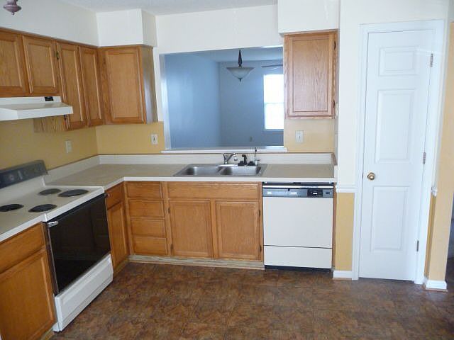 2nd image of 12 Woodall Dr