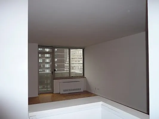 Rented by Classic Marketing- 530 Park1 | media 23