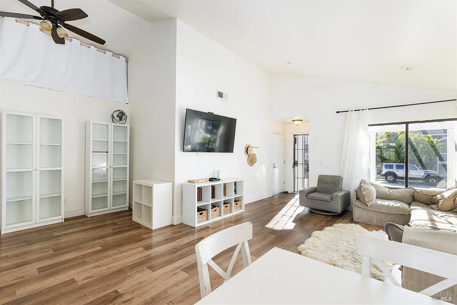 690 Claudius Way - Photo 6