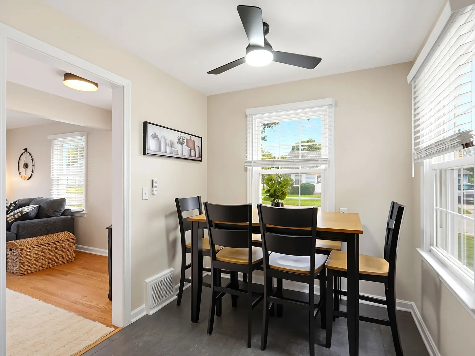 3 bed, $3,000 — Photo 2