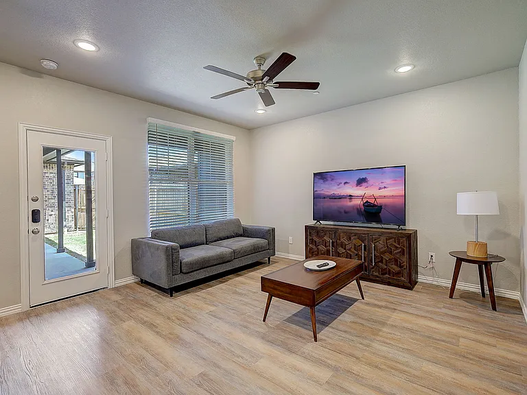 Willow Crossing Townhomes — Photo 11
