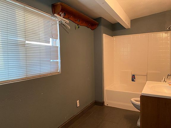 4th image of 1609 S Chester Ave #A