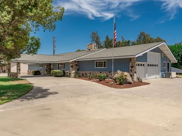 8885 14th Ave, Hanford, CA 93230