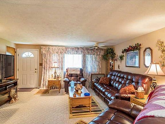 2nd image of 265 Ironwood Dr