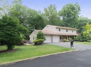 1 Windermere Ln, New City, NY 10956