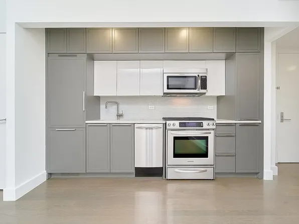 432 West 52nd Street 5E image 2 of 12