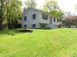 2 Francis Dr, Essex Junction, VT 05452
