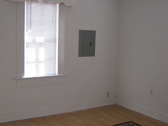 3rd image of 749 McLendon Dr