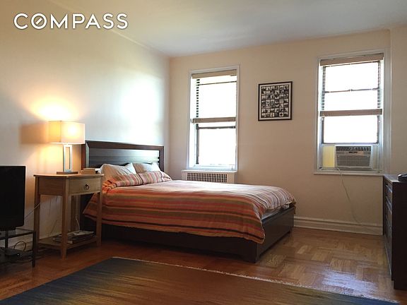 4th image of 385 E 18th St APT 5L