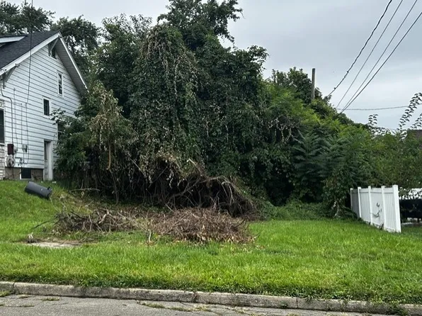 1126 E 4th St, Erie, PA 16507