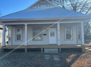 918 Court St, Clay Center, KS 67432