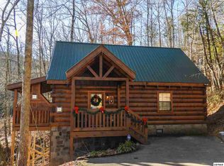 421 Forest Springs Dr, Gatlinburg, TN 37738