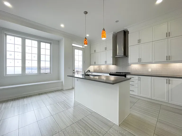 20 Frank Kelly Dr — Photo 9