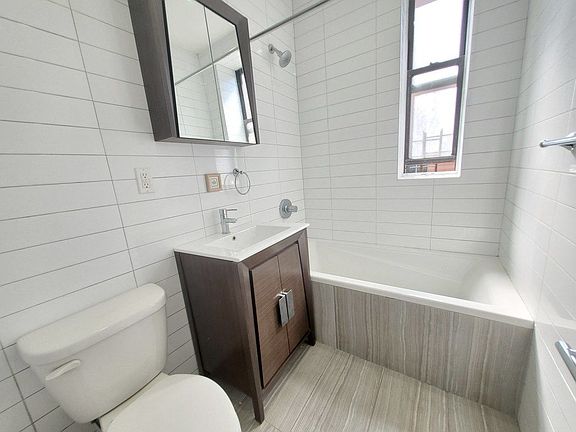 5th image of 301 W 121st St #B2