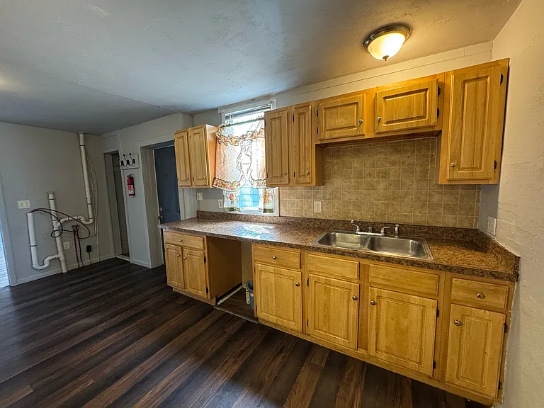 51 S Queen St #1 — Photo 26