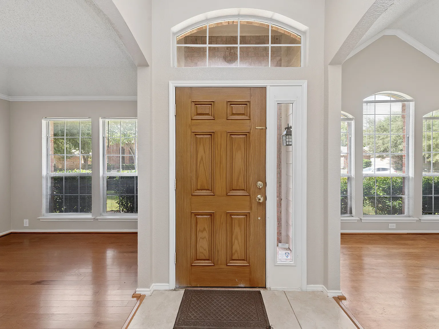 3 bed, 1806 sqft, $2,300 — Photo 4