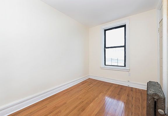 3rd image of 3405 Broadway APT 4A