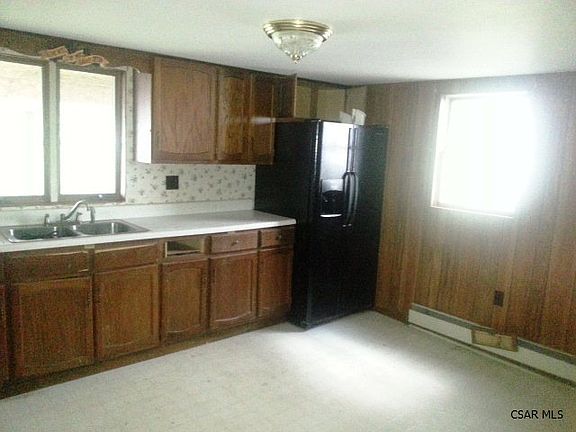 4th image of 1013 Cameron Ave