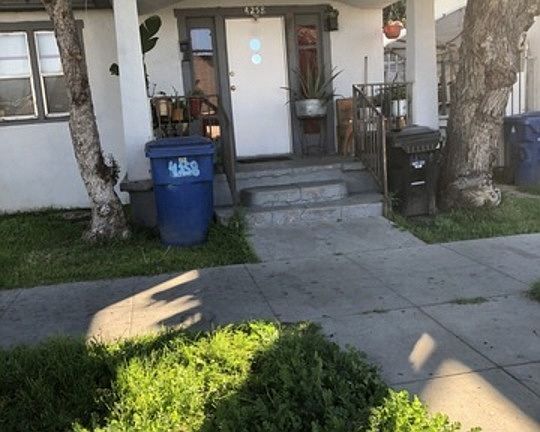 3rd image of 1056 W 42nd Pl