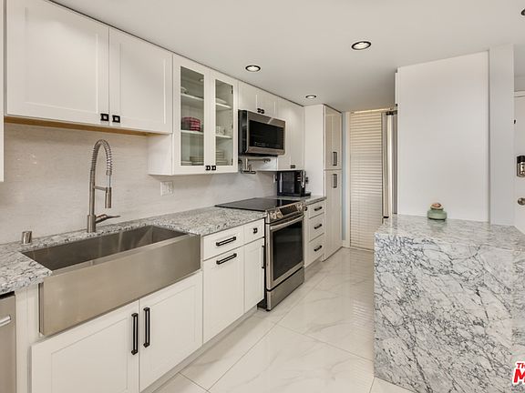 4th image of 4316 Marina City Dr