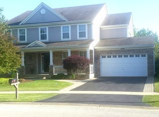 456 Newcastle Dr, Cary, IL 60013